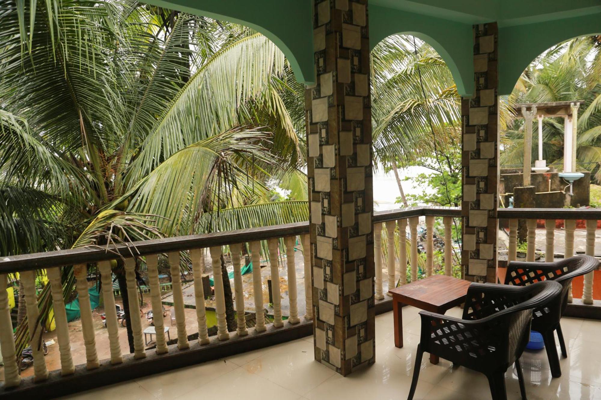 Kumbaya Beachside Hostel & Apartments At Arambol Beach ภายนอก รูปภาพ