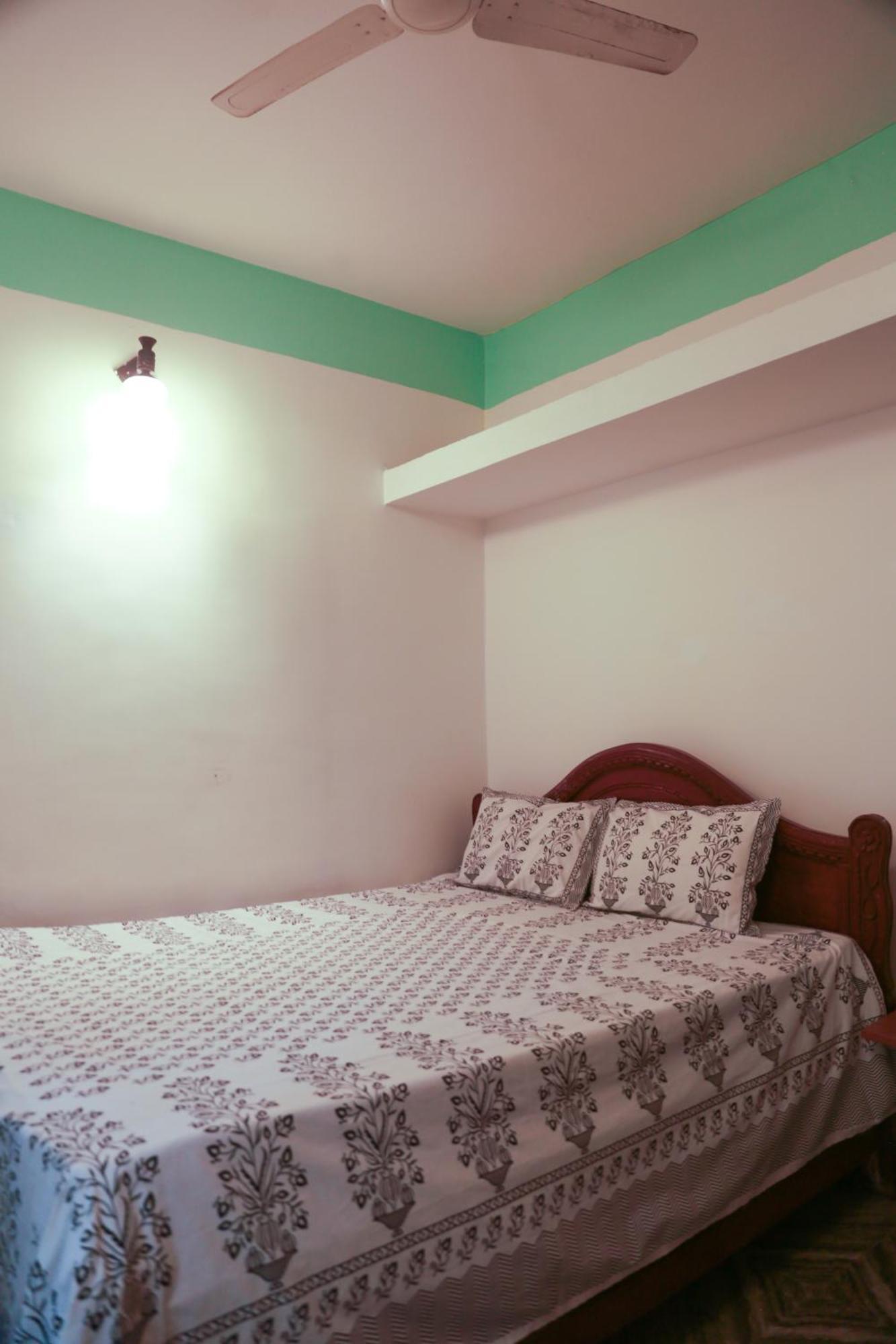 Kumbaya Beachside Hostel & Apartments At Arambol Beach ภายนอก รูปภาพ