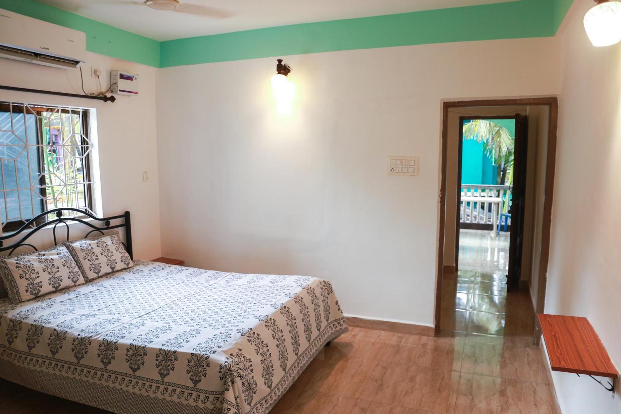 Kumbaya Beachside Hostel & Apartments At Arambol Beach ภายนอก รูปภาพ
