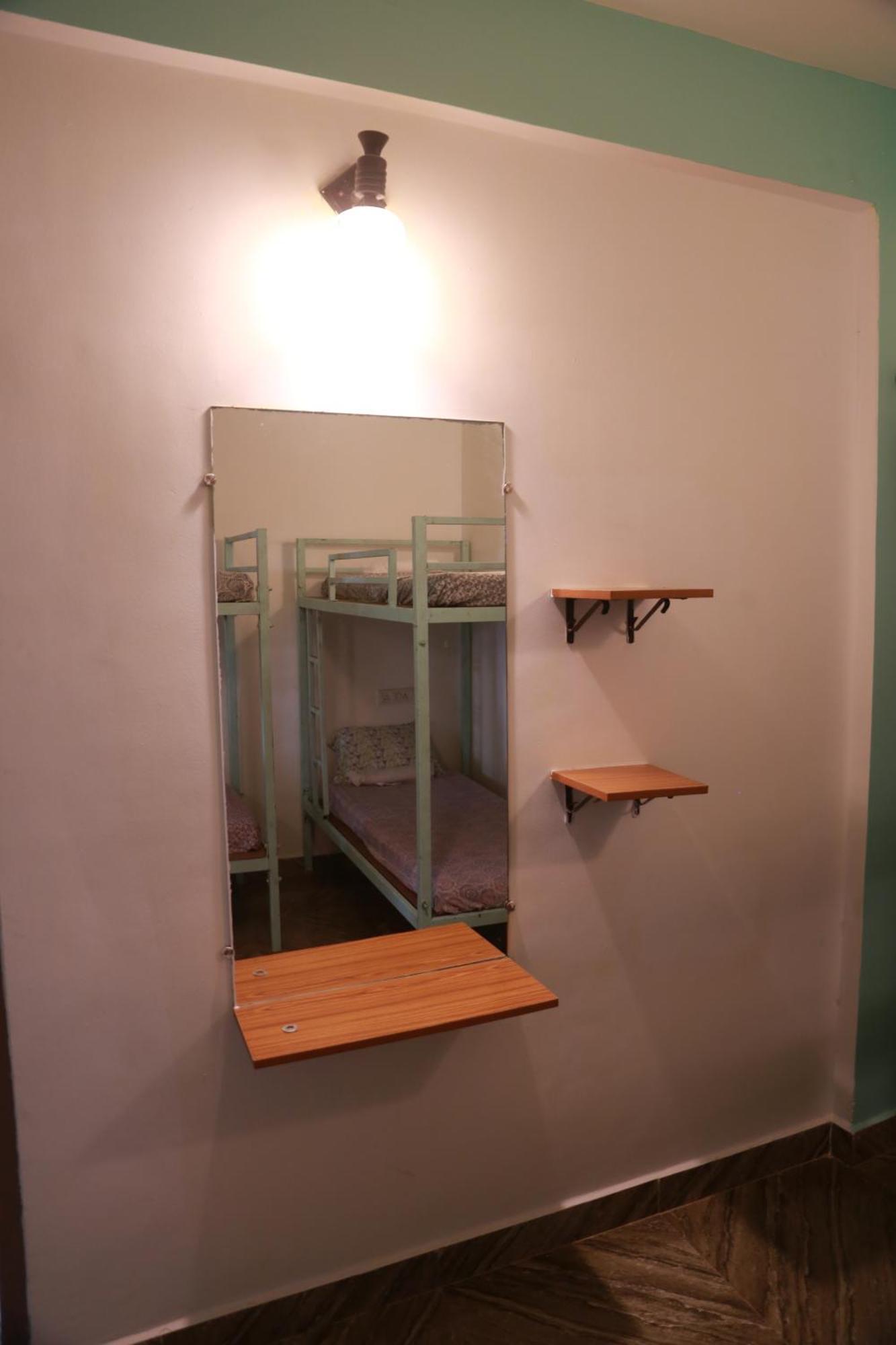 Kumbaya Beachside Hostel & Apartments At Arambol Beach ภายนอก รูปภาพ